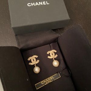Chanel pearl dangle earrings